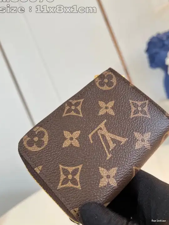 Cheap Louis Vuitton Compact Wallet-11*8.5*1.5CM Noa 0505